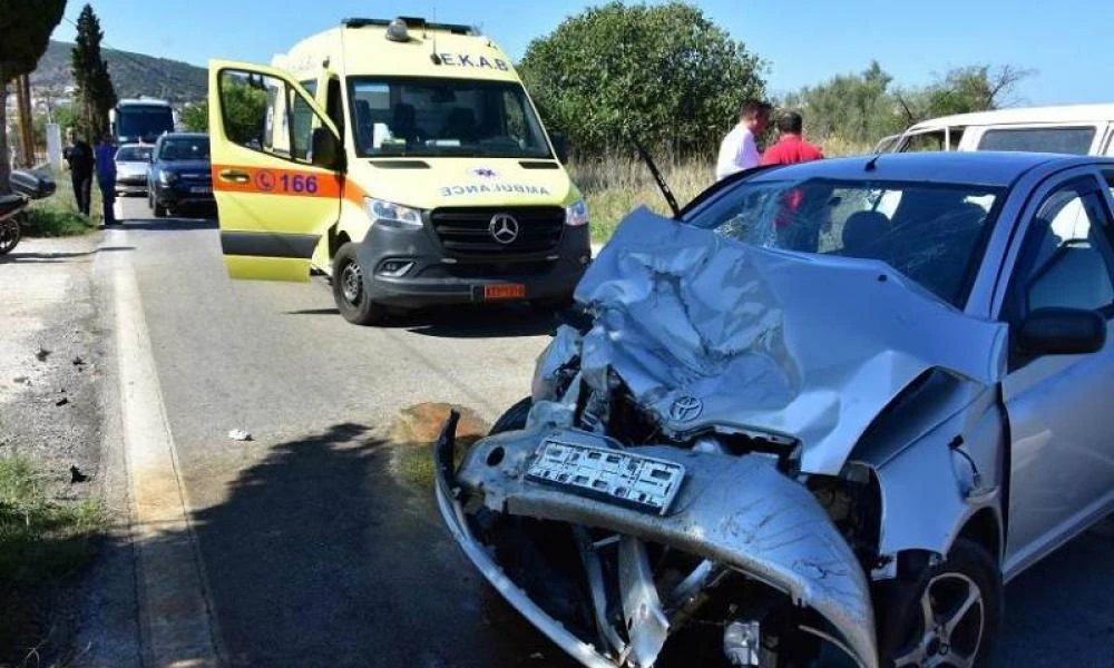 Σοκάρουν οι εικόνες από το αυτοκίνητο που οδηγούσε ο 15χρονος στις Σέρρες–Από θαύμα γλίτωσαν οι συνεπιβάτες